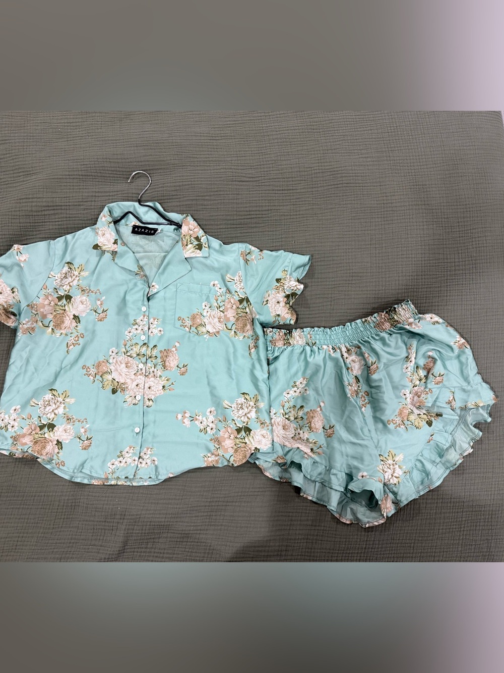 Azazie Mint Green Floral Ruffled Short Sleeve Pajama Set
